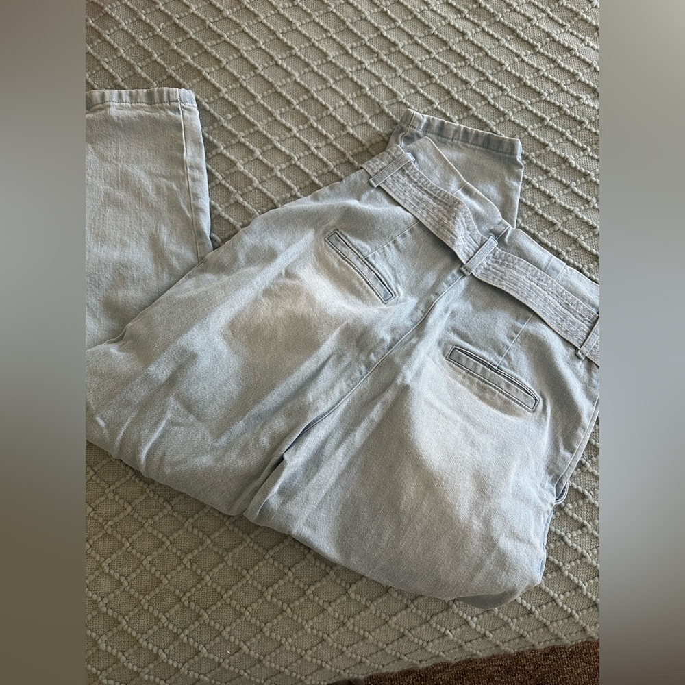 Light Blue High-Waisted Pants with Belt - Picture 5 of 7